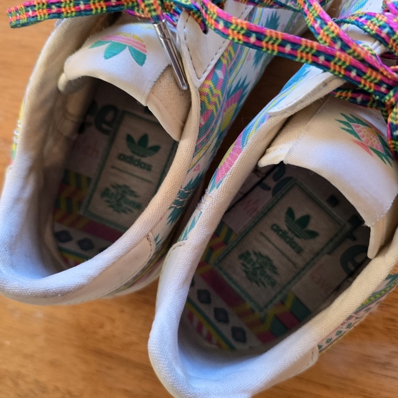 Adidas/Arizona Aztec Shoes - Picture 3 of 5